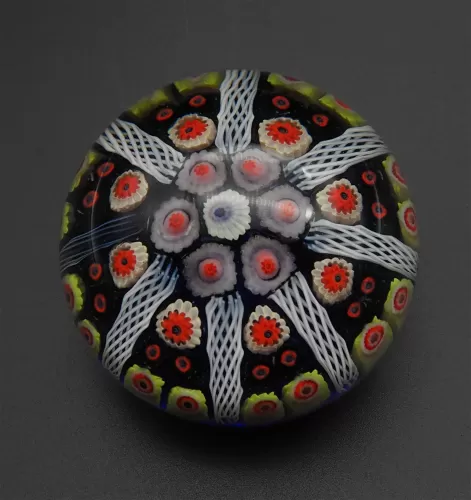 Beautiful Scottish Vasart Paperweight