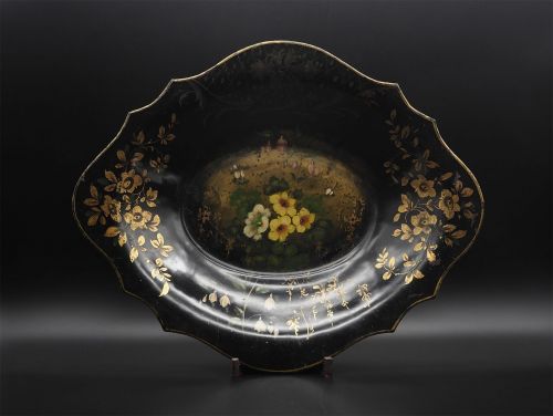Early 19th Century Shaped Toleware Bowl