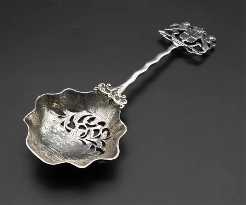 Beautiful Victorian Silver Spoon. Chester 1901