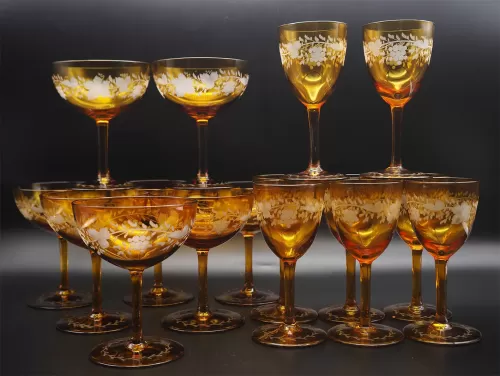 Good Set of 16 Victorian Amber Drinking Glasses