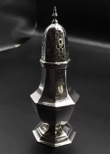 Edwardian Silver Sugar Castor. Chester 1908