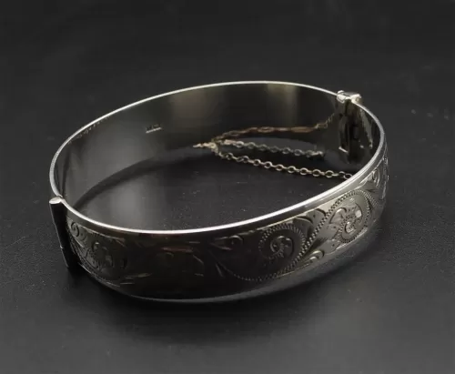 Good Heavy Duty Silver Ladies Braclet