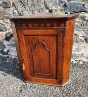 Superior Georgian Oak Corner Cupboard