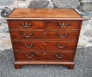 Fine Timber Small Georgian Mahogany Chest