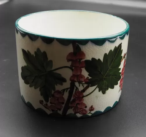 Scottish Wemyss Red Currents Pot or Barrel